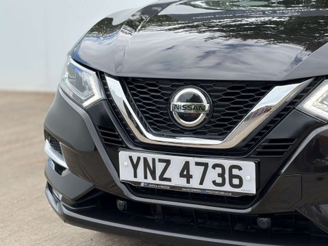 Nissan Qashqai 1.3 Qashqai N-Connecta DiG-T 5dr 32