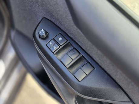 Toyota Yaris 1.5 VVT-h Design Hatchback 5dr Petrol Hybrid E-CVT Euro 6 (s/s) (116 ps) 56
