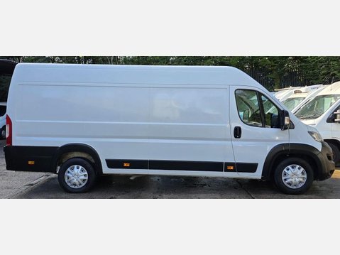 Peugeot Boxer 2.2 BlueHDi 435 Professional Panel Van 5dr Diesel Manual L4 H2 Euro 6 (s/s) 7