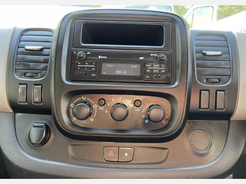 Renault Trafic 1.6 dCi 27 Business+ Panel Van 5dr Diesel Manual SWB Standard Roof Euro 5 ( 29