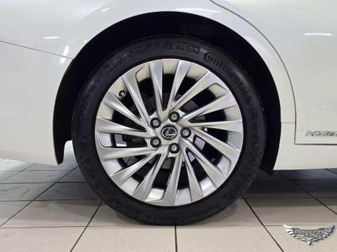 Lexus Es 2.5 300h Takumi E-CVT Euro 6 (s/s) 4dr 78