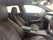 Mercedes-Benz GLA 2.1 GLA 200 D AMG Line Auto 5dr 27