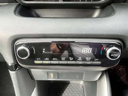 Toyota Yaris 1.5 Yaris Icon HEV CVT 5dr 47