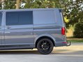 Volkswagen Transporter 2.0 Transporter T32 Sportline Black Edition TDI Semi-Auto 14