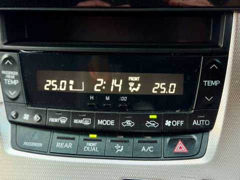 Toyota Alphard GOLDEN EYES II TWIN SUNROOF GRADE 4B WOW 15