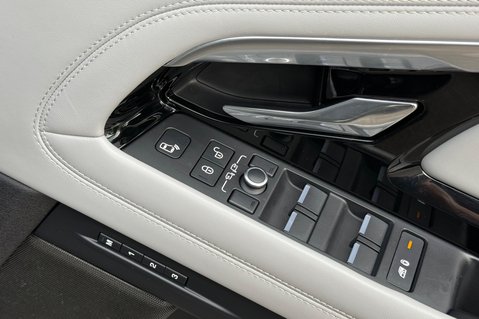 Land Rover Range Rover Evoque R-DYNAMIC HSE MHEV -ADAPTIVE CRUISE -PAN ROOF -HEATED S/WHEEL - FULL S/HIST 32