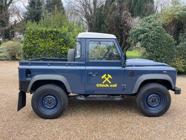 Land Rover Defender 2.4 TDCi Pickup 2dr Diesel Manual 4WD SWB Euro 4 (122 bhp)
