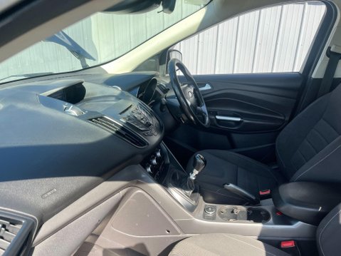 Ford Kuga 2.0 TDCi Zetec AWD Euro 6 (s/s) 5dr 29