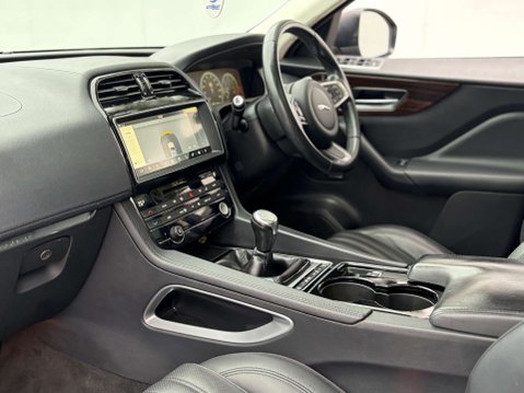 Jaguar F-Pace 2.0 F-PACE Portfolio AWD D 4WD 5dr 77