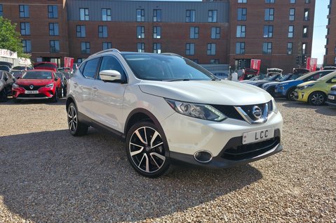 Nissan Qashqai DCI TEKNA.. 8 SERVICES.. 1 PREVIOUS KEEPER.. £20 ROAD TAX.. 70MPG..STUNNING 1