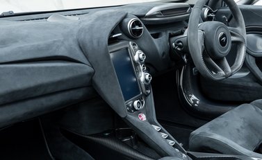 McLaren 765LT Spider 23