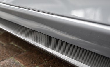 Aston Martin Vanquish Volante 30