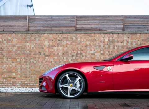 Ferrari FF 23