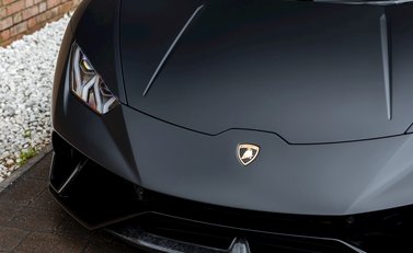 Lamborghini Huracan LP640-4 Performante 18