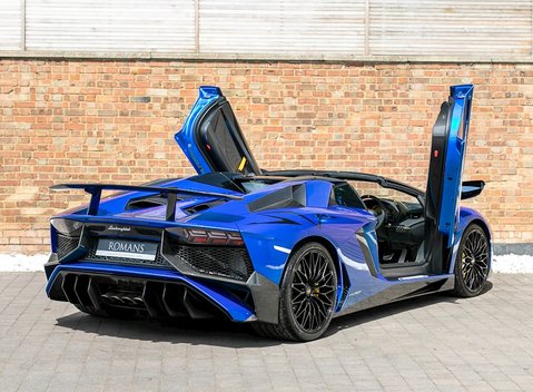 Lamborghini Aventador SV LP750-4 Roadster 10