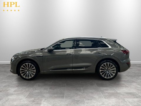 Audi Q8 55 S line SUV 5dr Electric Auto quattro 114kWh (11kW Charger) (408 ps) 1 Ow 4