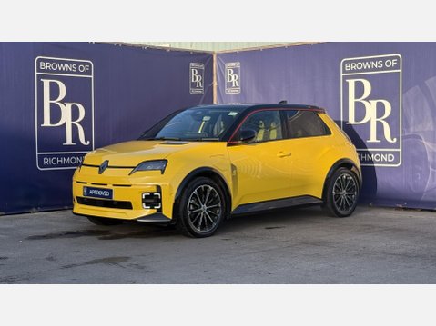 Renault 5 comfort range 52kWh iconic five Hatchback 5dr Electric Auto (150 ps) 9
