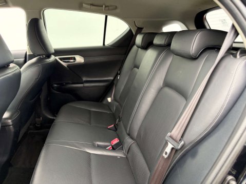 Lexus CT 1.8 CT 200h Luxury CVT 5dr 50