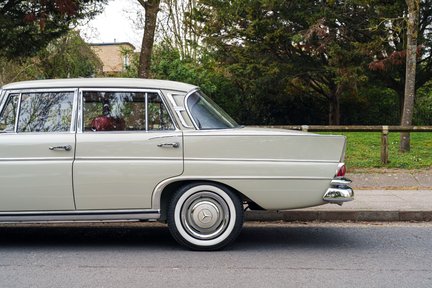 Mercedes-Benz S Class 300SE Fintail W112 "Königsflosse" 14