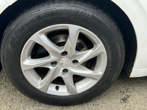 Peugeot 208 ACTIVE 10