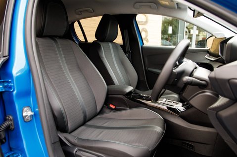 Peugeot 208 ALLURE PREMIUM 25
