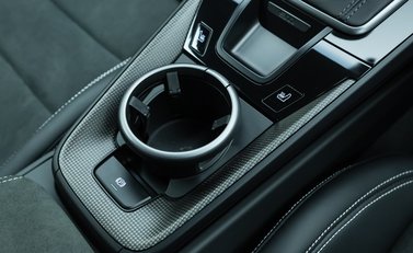 Porsche 911 Carrera GTS (992) 22