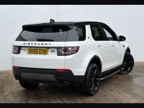 Land Rover Discovery Sport 2.0 Discovery Sport Black HSE TD4 Auto 4WD 5dr 38