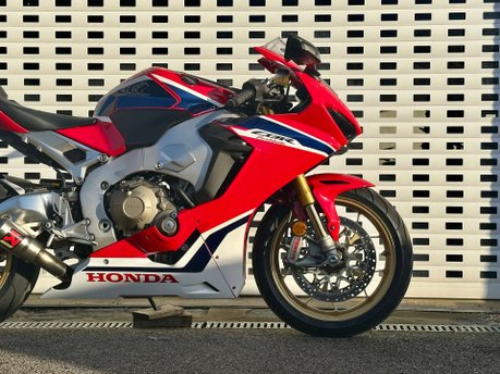 Honda CBR 1000 Super Sports Petrol Manual Euro 4 (192 ps) 