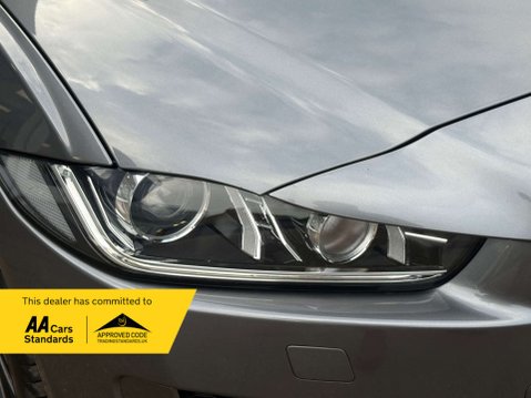 Jaguar XE 2.0 XE R-Sport D Auto 4dr 11