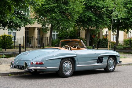 Mercedes-Benz SL 300 Roadster 3