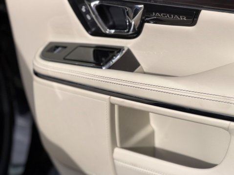 Jaguar XJ 3.0d V6 Portfolio Auto Euro 6 (s/s) 4dr 27
