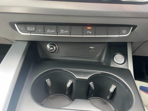 Audi A4 2.0 TDI 35 Technik S Tronic Euro 6 (s/s) 4dr 28
