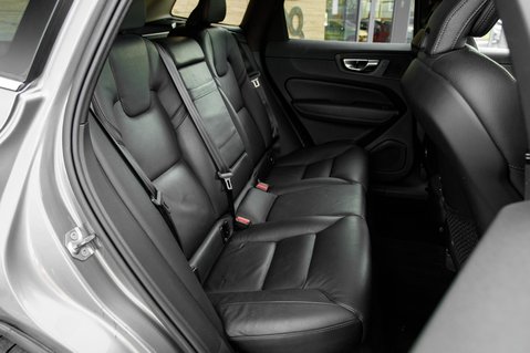 Volvo XC60 D4 MOMENTUM 34