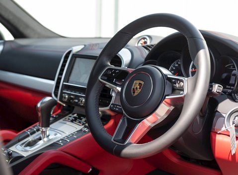 Porsche Cayenne Turbo 11