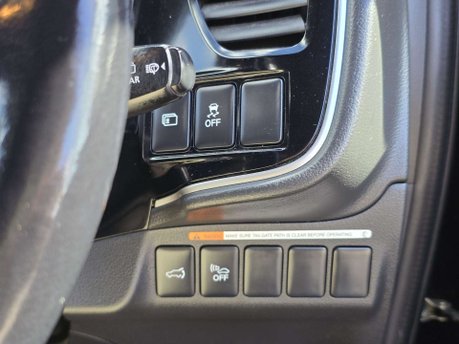 Mitsubishi Outlander 2.4h TwinMotor 13.8kWh 4h SUV 5dr Petrol Plug-in Hybrid CVT 4WD Euro 6 (s/s 31
