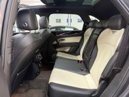 Bentley Bentayga 4.0 V8 SUV 5dr Petrol Auto 4WD Euro 6 (s/s) (550 ps) 40