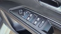 Peugeot 3008 1.2 HYBRID GT SUV 5dr Petrol Hybrid e-DSC6 Euro 6 (s/s) (136 ps) 34