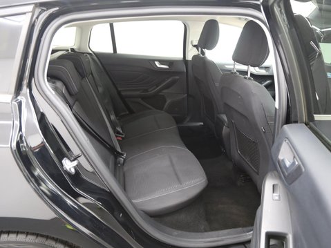 Ford Focus 1.0T EcoBoost Titanium Euro 6 (s/s) 5dr 23