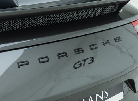 Porsche 911 GT3 (991.2) 27