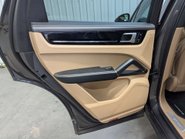 Porsche Cayenne 3.0 Cayenne V6 Auto 4WD 5dr 67