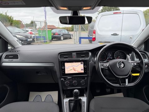 Volkswagen Golf 1.6 TDI SE Nav Euro 6 (s/s) 5dr 25