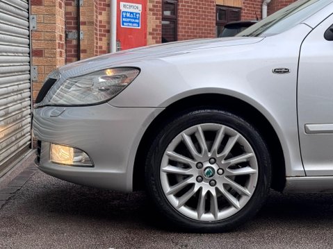 Skoda Octavia 1.8 TSI Laurin & Klement Estate 5dr Petrol Manual Euro 5 (160 ps) 28
