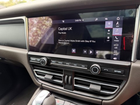 Porsche Macan PDK 67