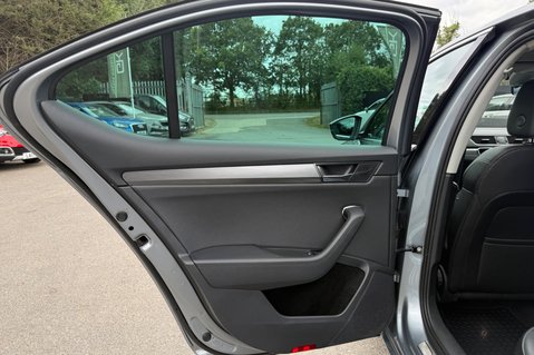 Skoda Superb SE L TDI DSG - FULL SKODA SERVICE HISTORY - 8 SERVICES 33