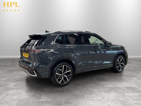Volkswagen Tiguan 1.5 eTSI MHEV R-Line SUV 5dr Petrol Hybrid DSG Euro 6 (s/s) (150 ps) 1 Owne 7