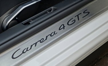 Porsche 911 (997) Carrera 4 GTS 9