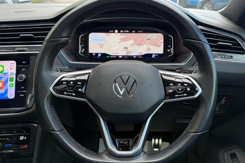 Volkswagen Tiguan R-LINE TDI DSG - RARE LEATHER INTERIOR - APPLE CAR PLAY -CAMERA 7