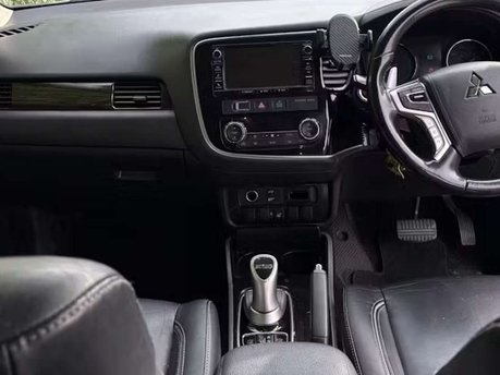 Mitsubishi Outlander 2.0h 12kWh GX4hs SUV 5dr Petrol Plug-in Hybrid CVT 4WD Euro 6 (s/s) (200 ps 25