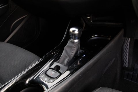 Toyota C-HR DESIGN 31