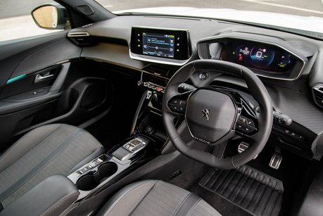 Peugeot 2008 ALLURE PREMIUM PLUS